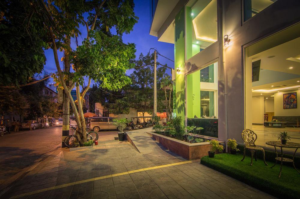 Colina Sky Hotel Phnom Penh Ngoại thất bức ảnh