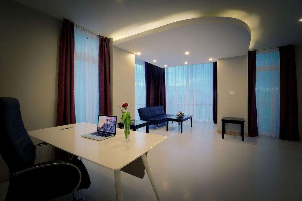 Colina Sky Hotel Phnom Penh Ngoại thất bức ảnh