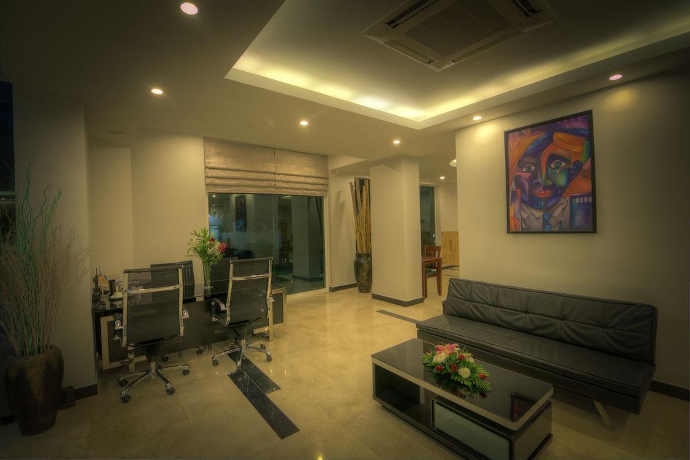 Colina Sky Hotel Phnom Penh Ngoại thất bức ảnh