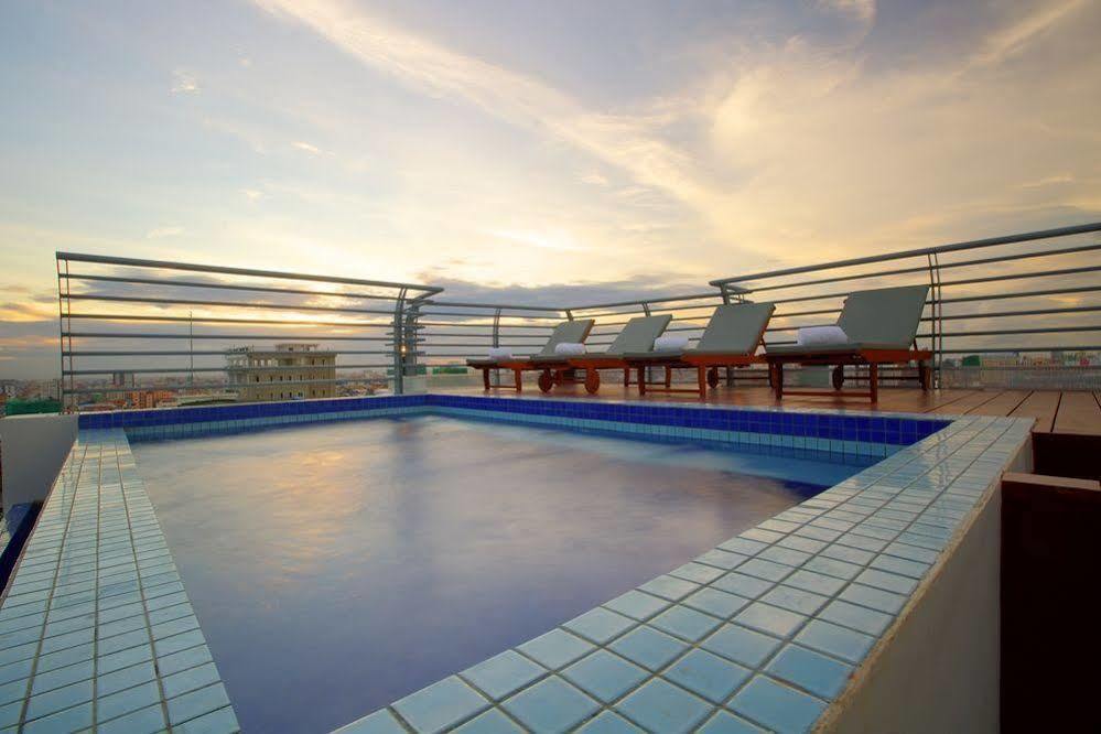 Colina Sky Hotel Phnom Penh Ngoại thất bức ảnh